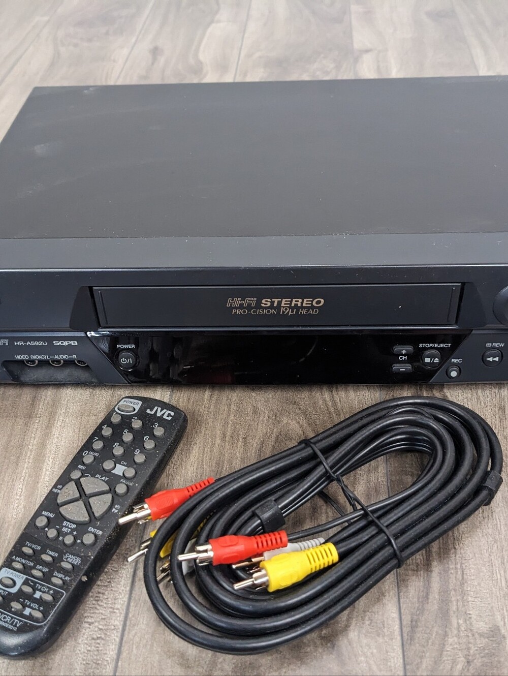 JVC HR-A592U Hi-Fi Stereo VCR